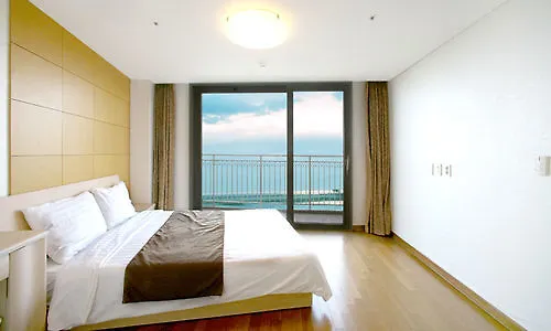 Yeongjong Sky Resort Incheon 3*,