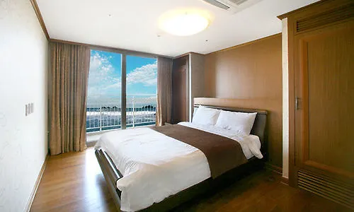 Yeongjong Sky Resort Incheon 3*,